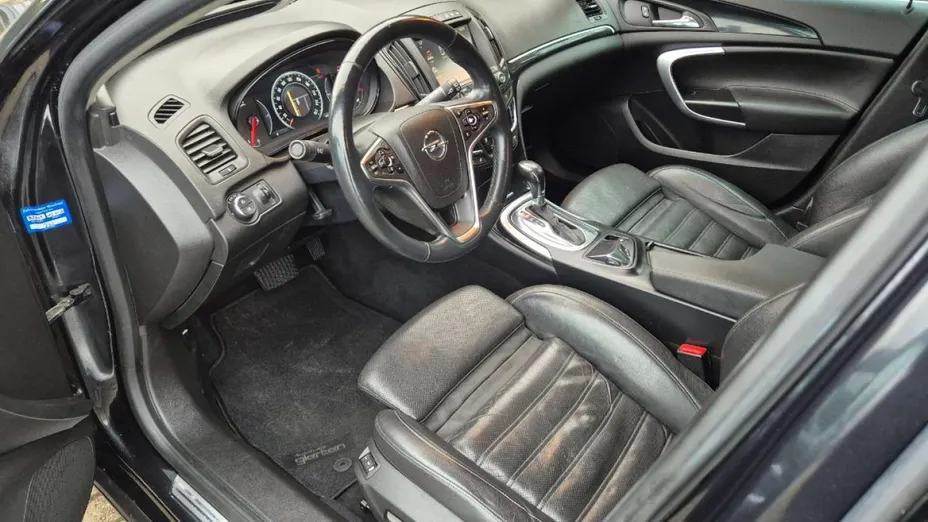 OPEL Insignia -