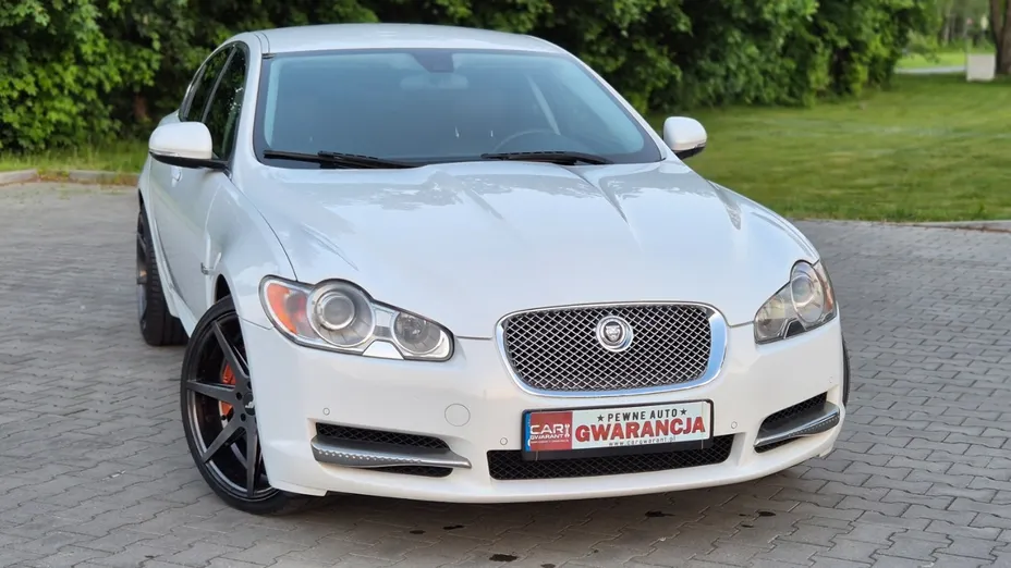 JAGUAR XF -