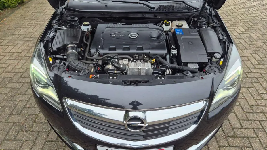 OPEL Insignia -