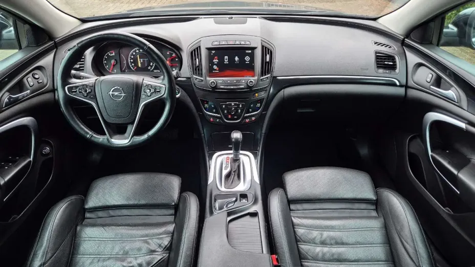 OPEL Insignia -
