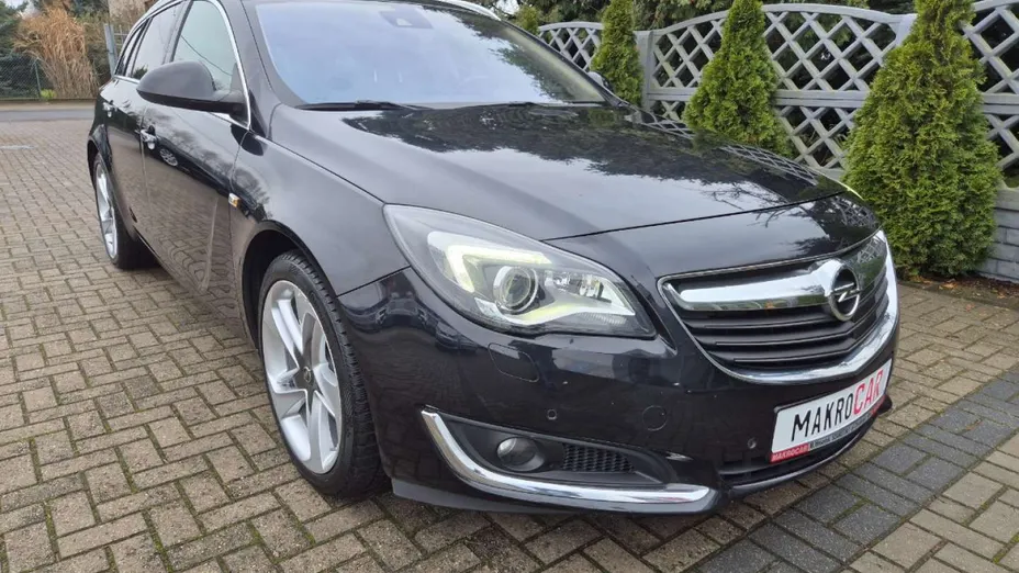 OPEL Insignia -