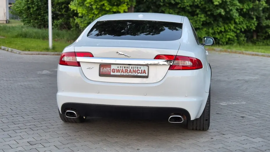 JAGUAR XF -