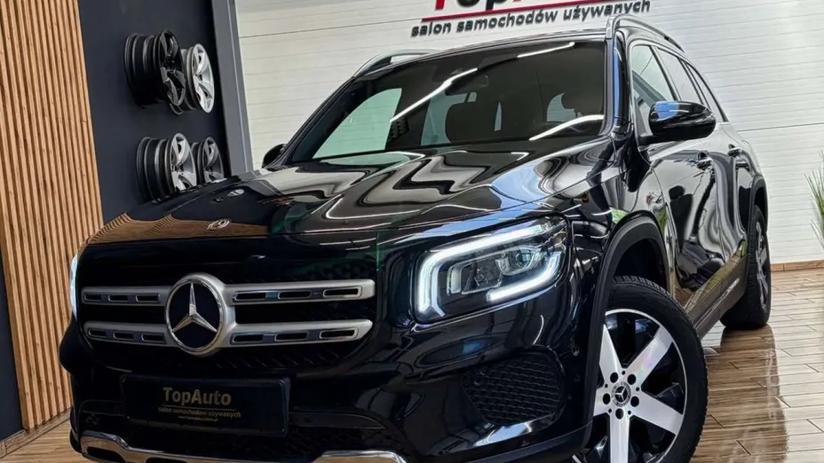 MERCEDES-BENZ GLB -