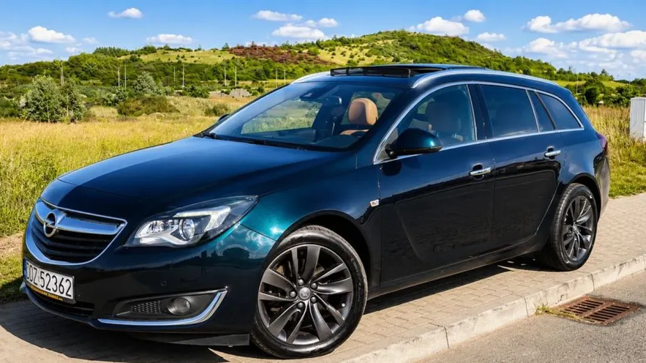 OPEL Insignia -