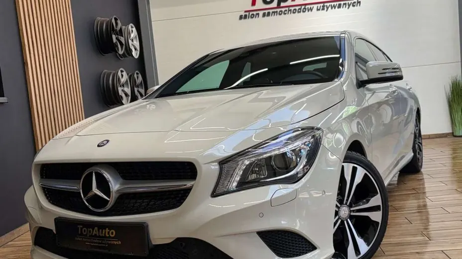 MERCEDES-BENZ CLA -