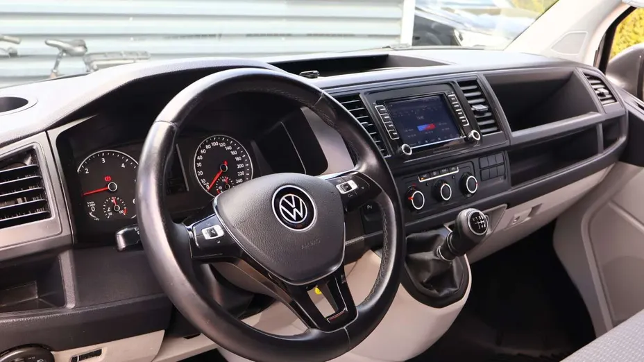 VOLKSWAGEN Caravelle -