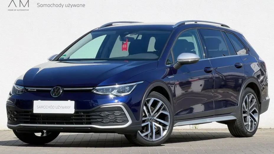 VOLKSWAGEN Golf -