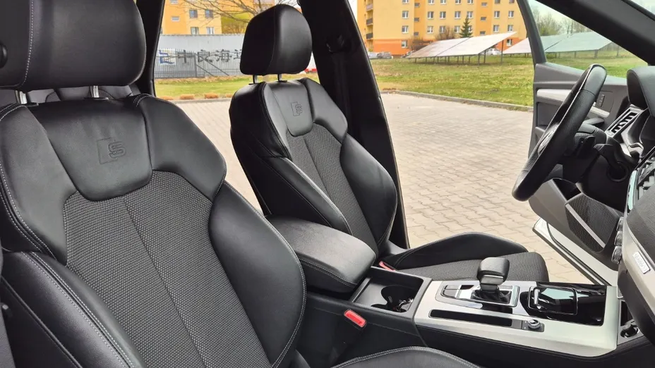 AUDI Q5 -