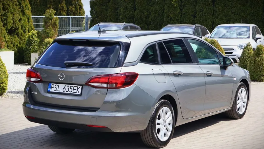 OPEL Astra -