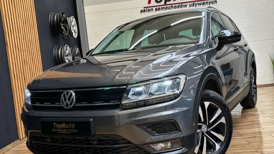 VOLKSWAGEN Tiguan -