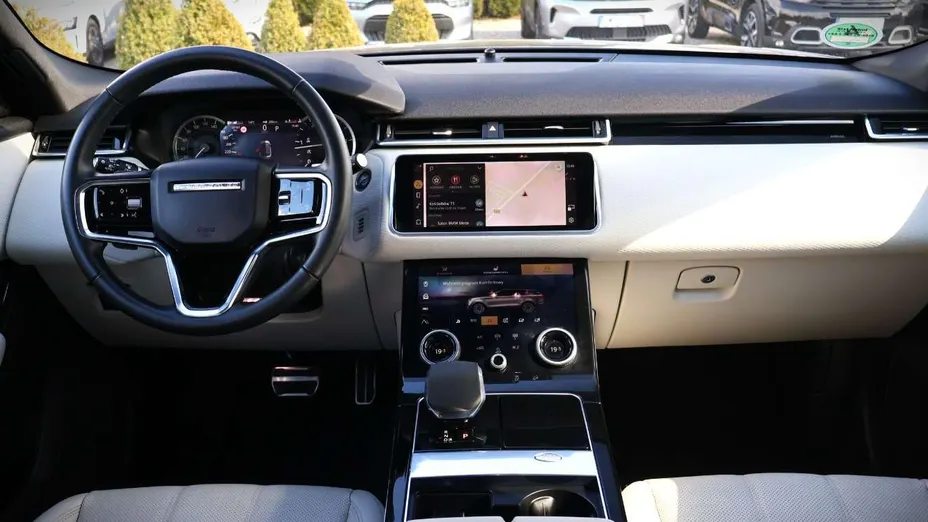 LAND ROVER Range Rover Velar -