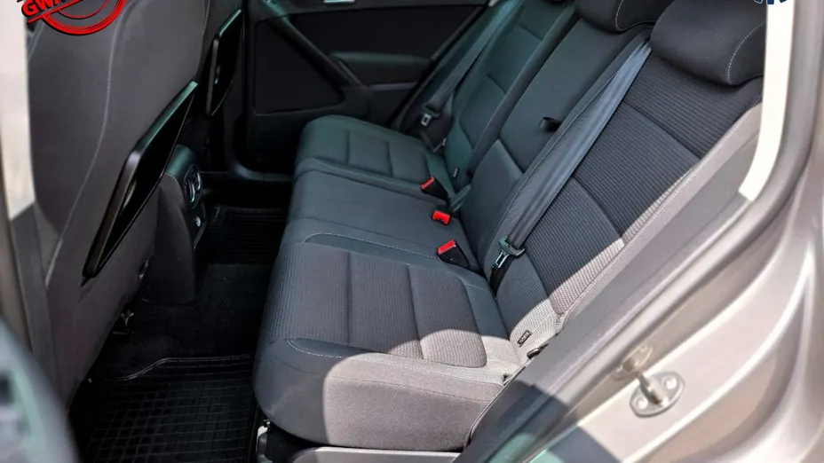 VOLKSWAGEN Tiguan -