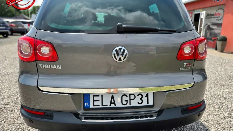 VOLKSWAGEN Tiguan -