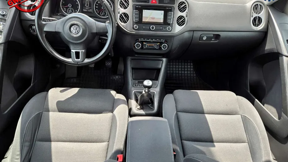 VOLKSWAGEN Tiguan -