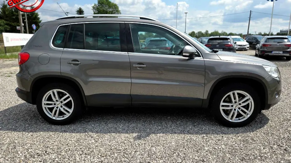 VOLKSWAGEN Tiguan -