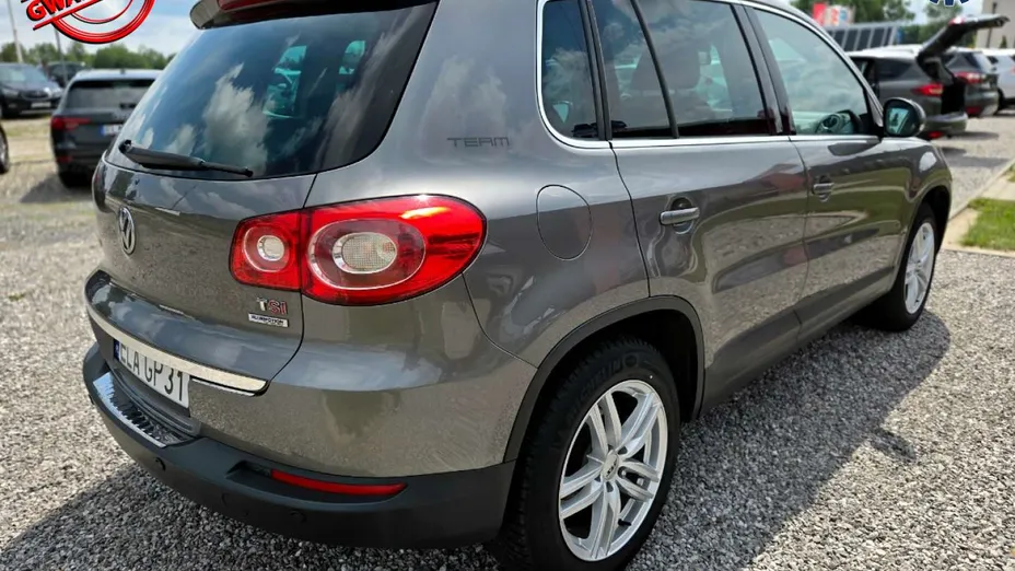 VOLKSWAGEN Tiguan -