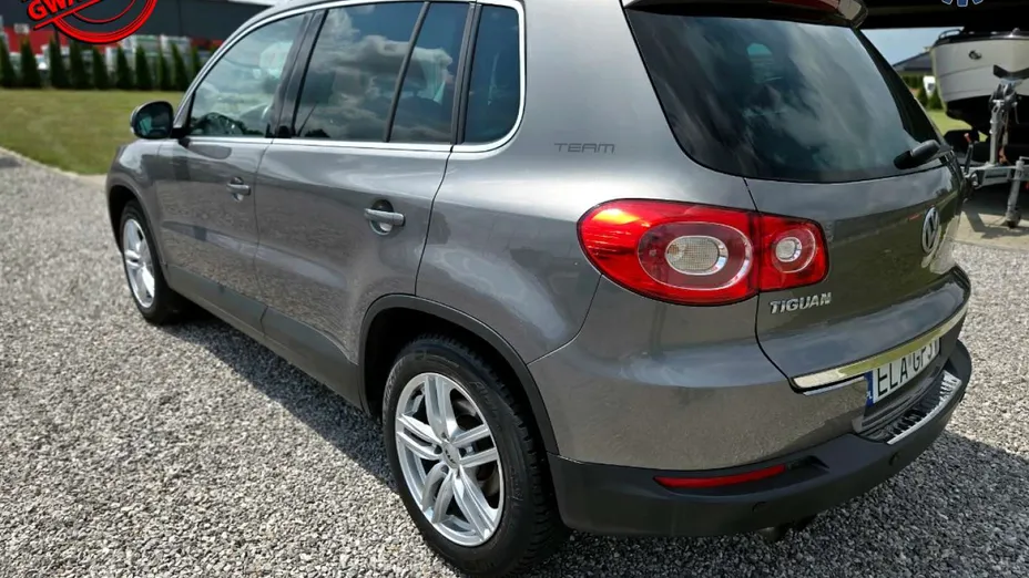 VOLKSWAGEN Tiguan -