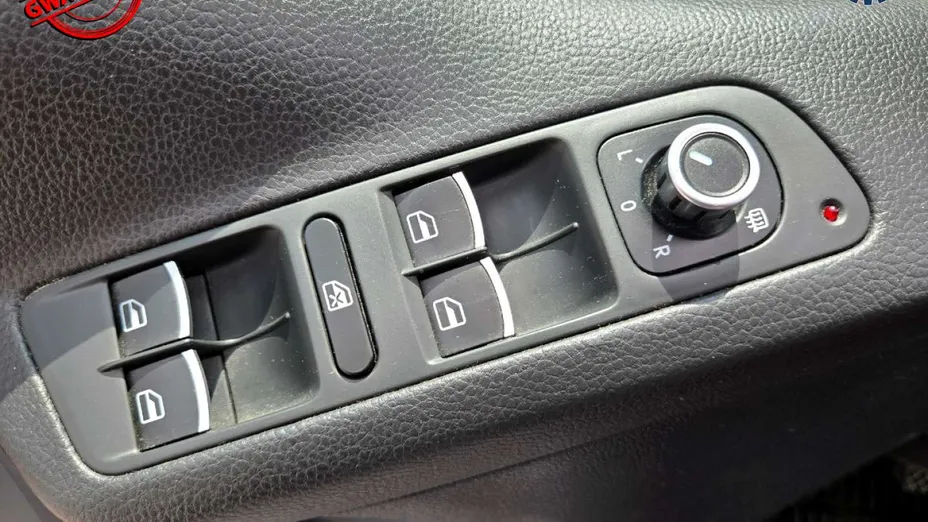 VOLKSWAGEN Tiguan -