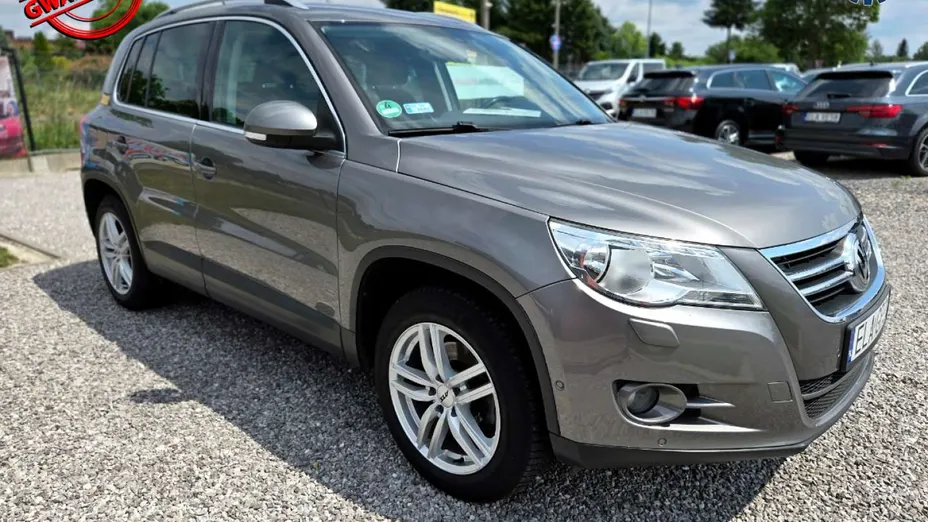 VOLKSWAGEN Tiguan -