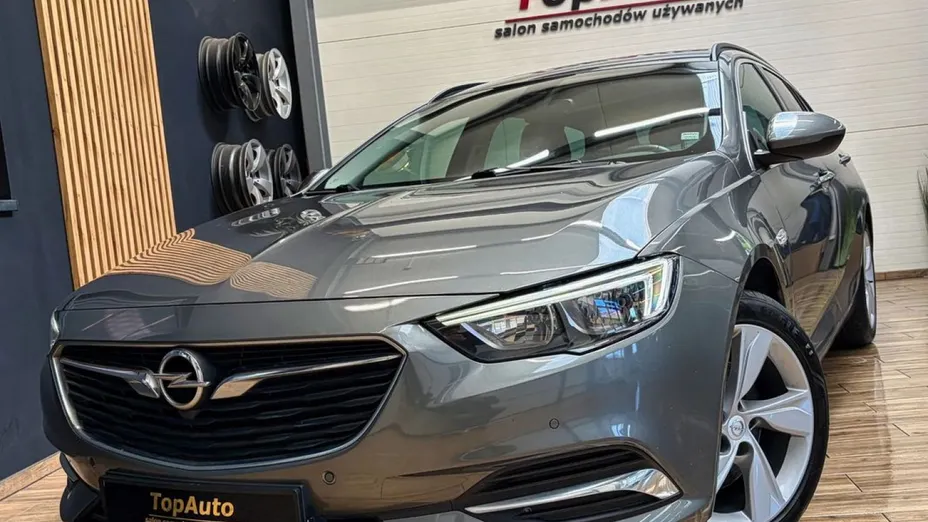 OPEL Insignia -