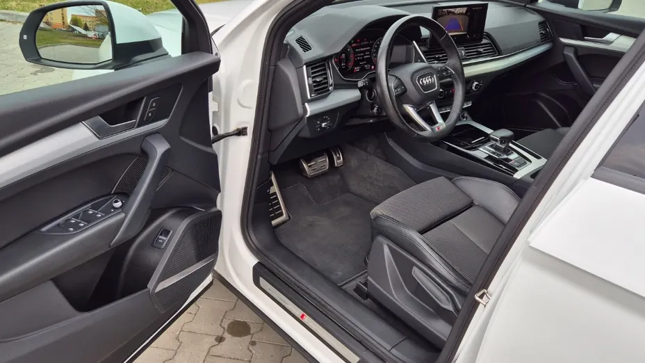 AUDI Q5 -