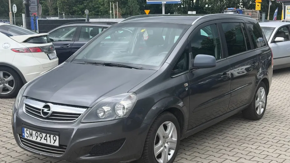 OPEL Zafira -