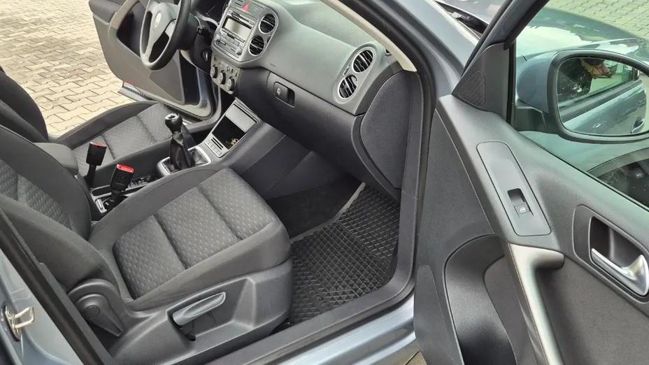 VOLKSWAGEN Tiguan -