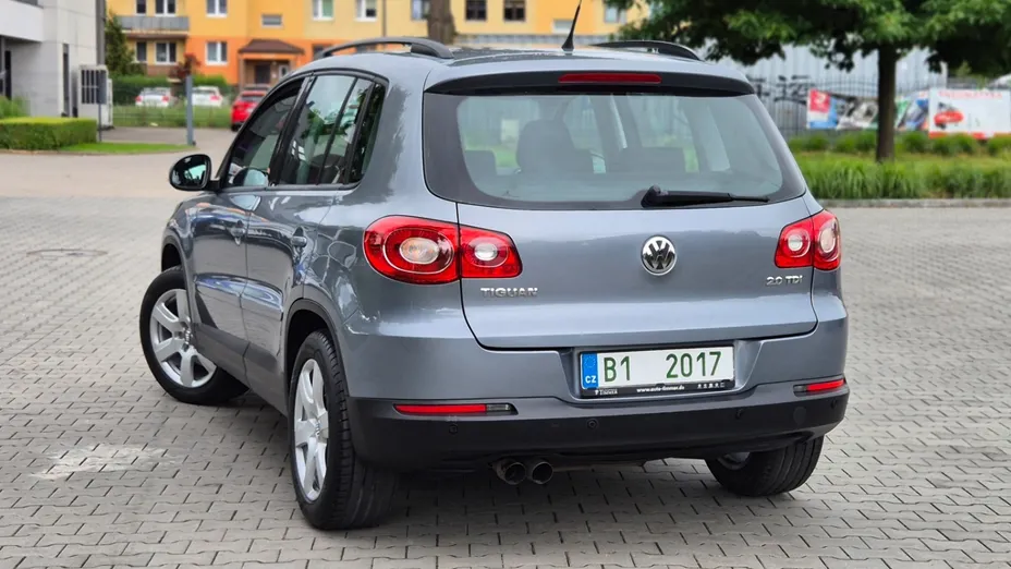 VOLKSWAGEN Tiguan -