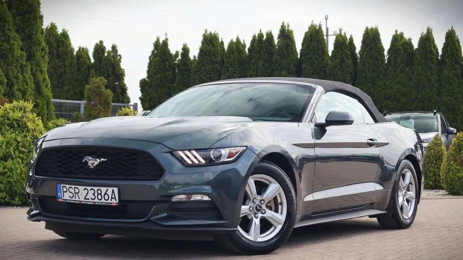 FORD Mustang -