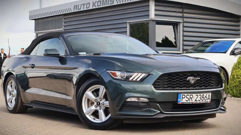FORD Mustang -