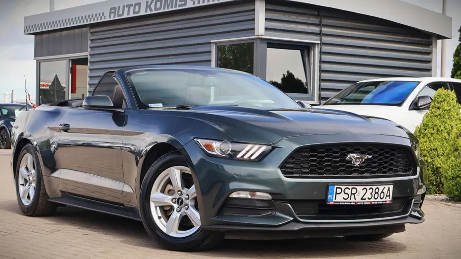 FORD Mustang -