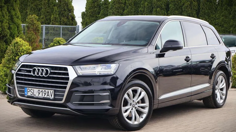 AUDI Q7 -