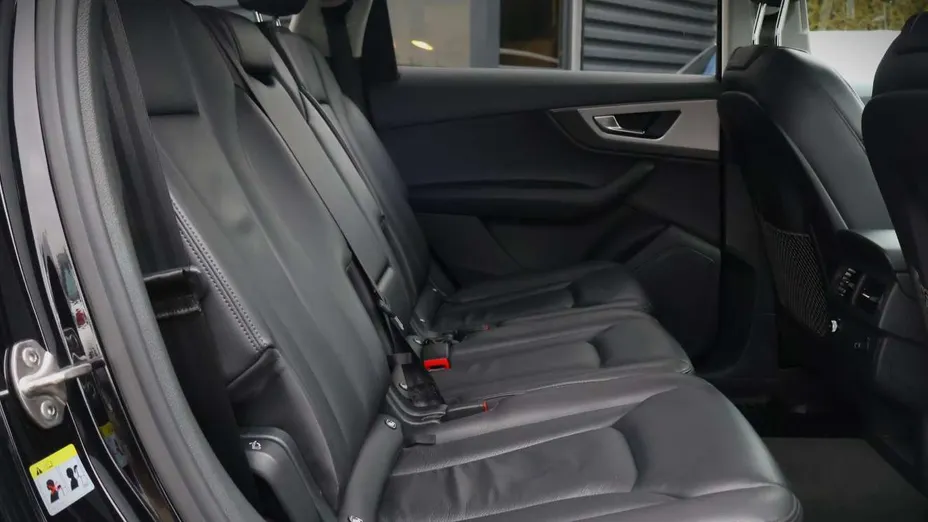 AUDI Q7 -