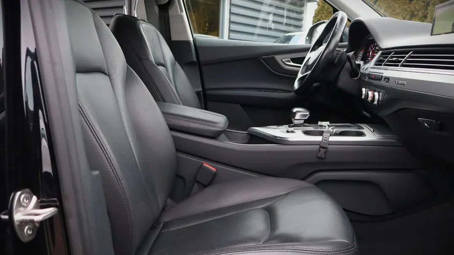 AUDI Q7 -