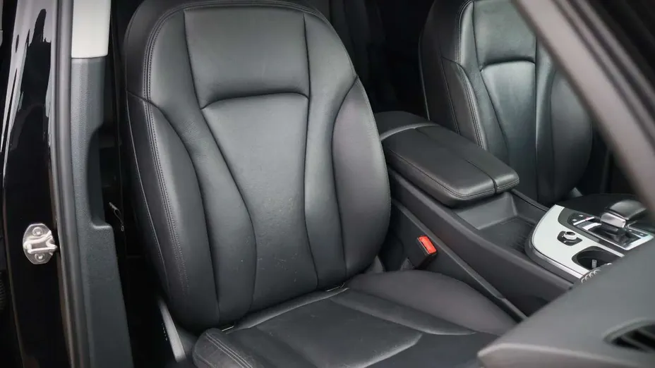 AUDI Q7 -