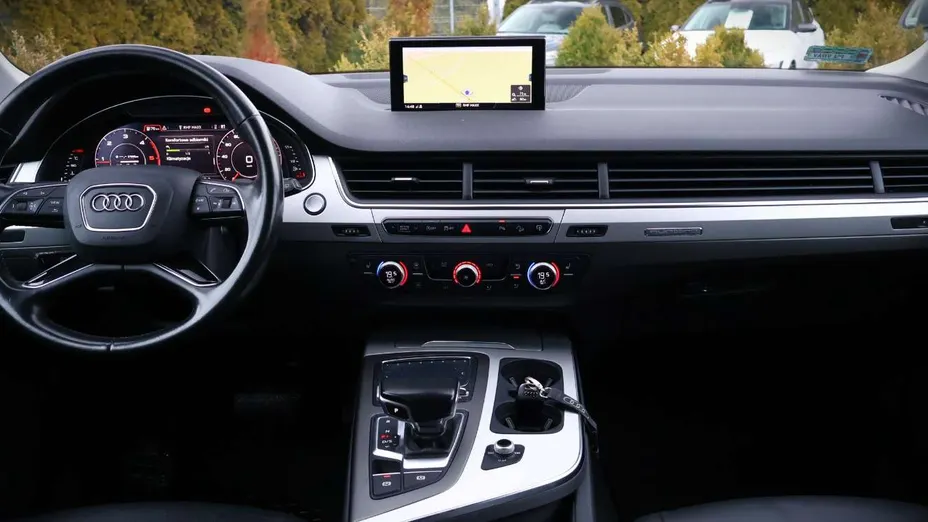 AUDI Q7 -