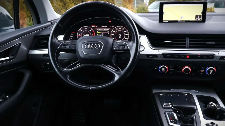 AUDI Q7 -