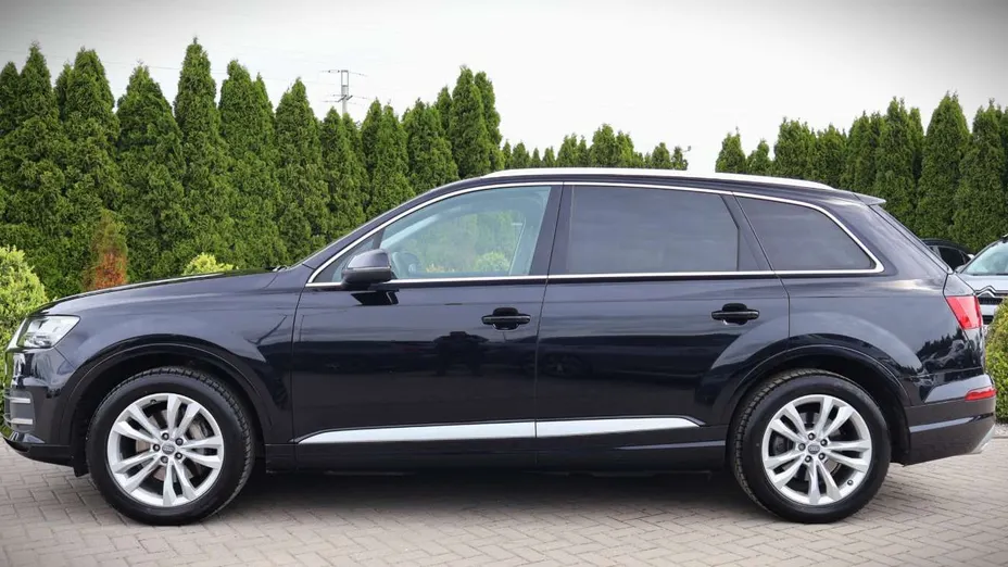 AUDI Q7 -