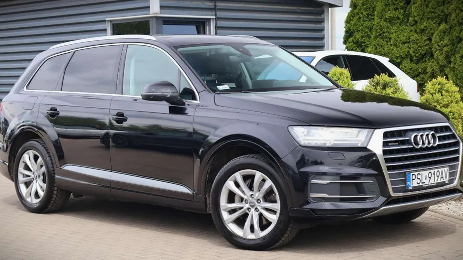 AUDI Q7 -