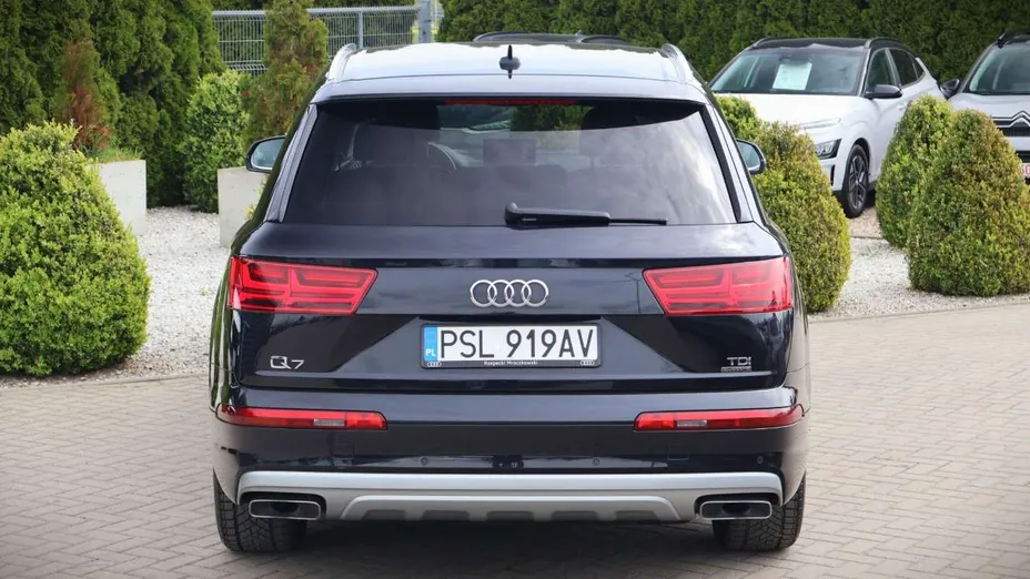 AUDI Q7 -