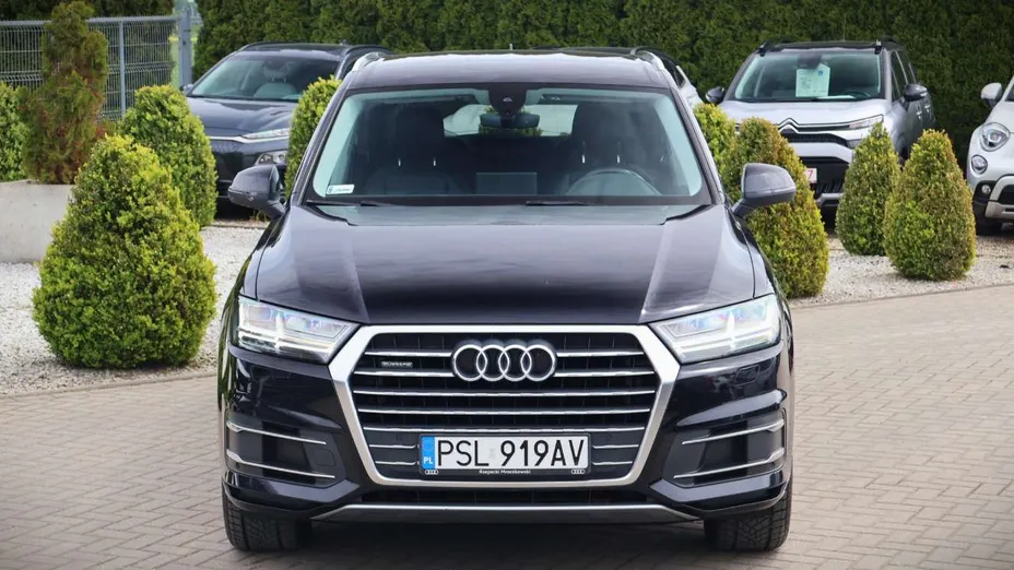AUDI Q7 -