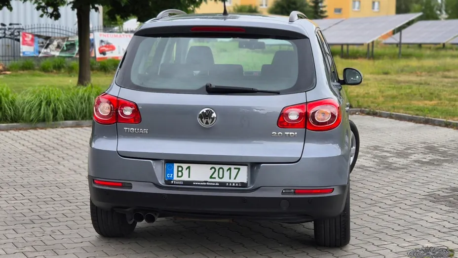 VOLKSWAGEN Tiguan -