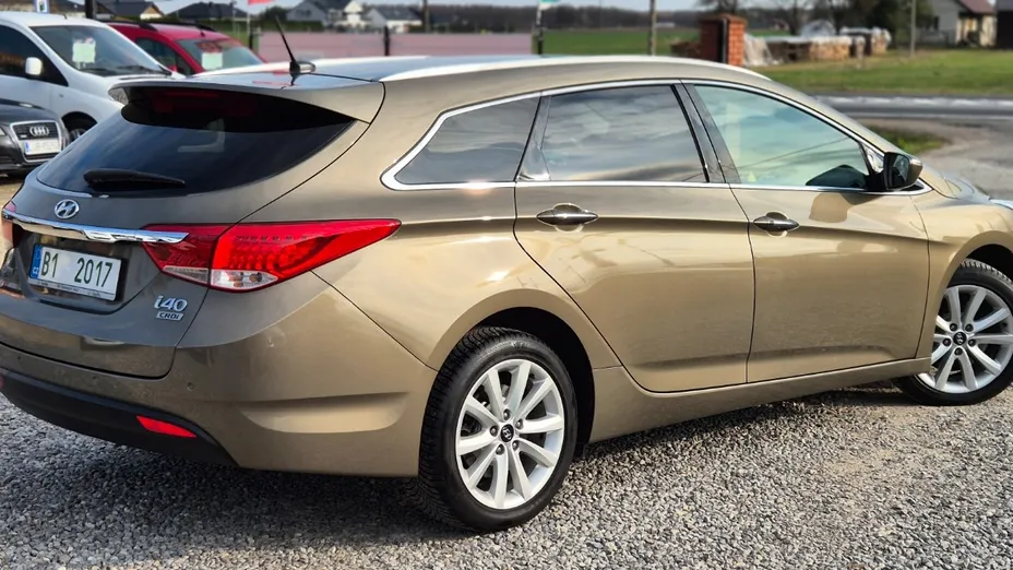HYUNDAI i40 -