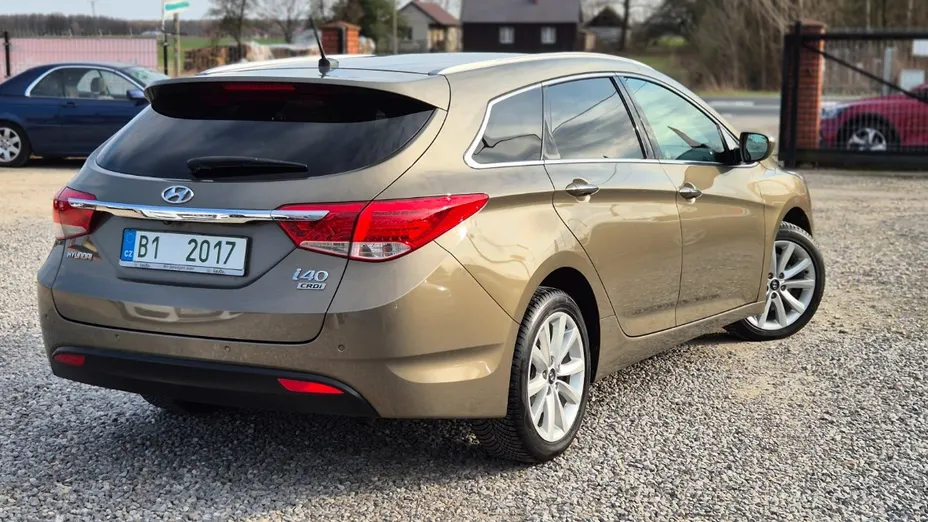 HYUNDAI i40 -