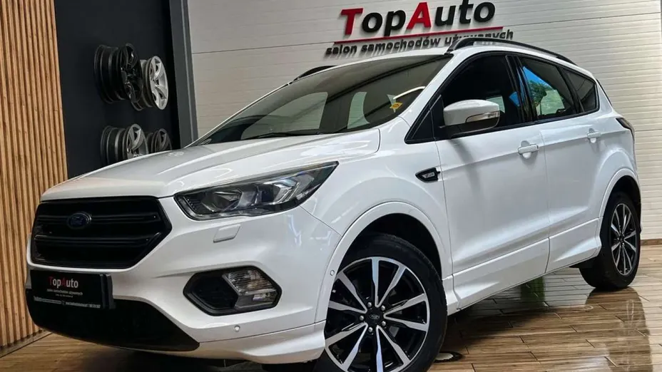 FORD Kuga -