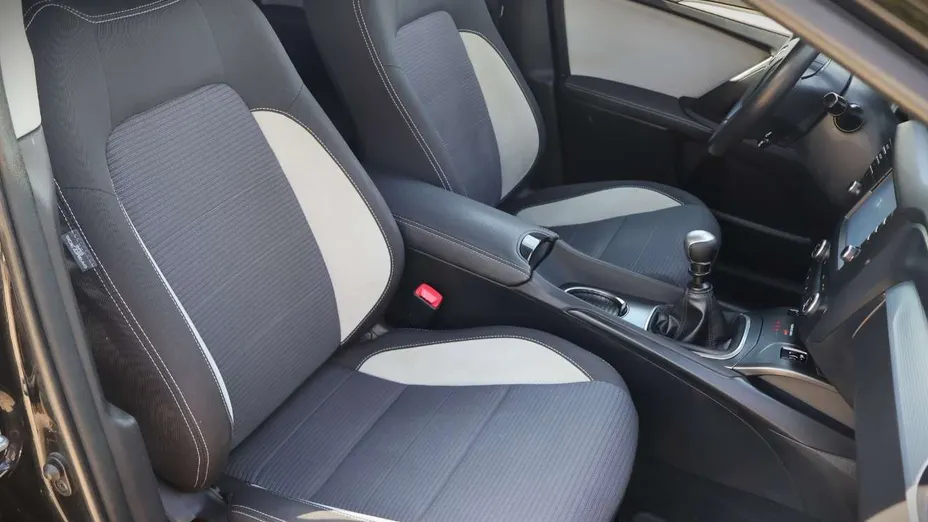 TOYOTA Avensis -