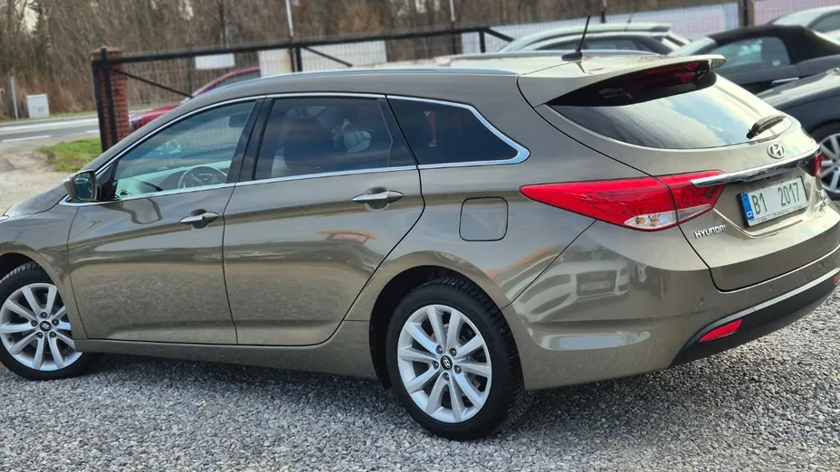 HYUNDAI i40 -