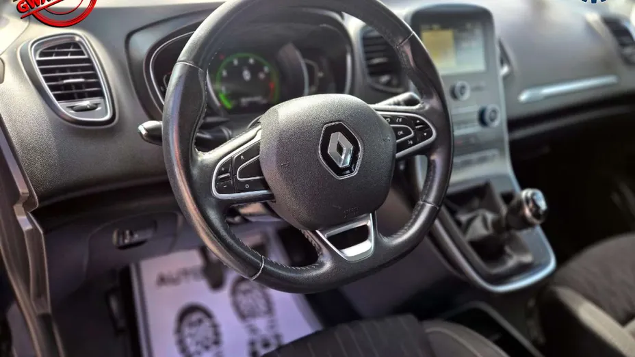 RENAULT Scenic -