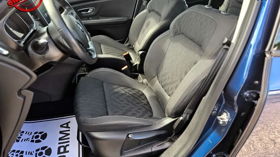 RENAULT Scenic -