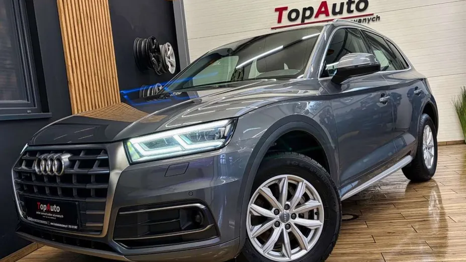 AUDI Q5 -